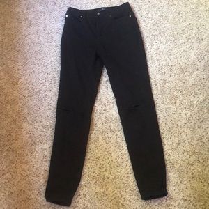 black ripped skinny jeans